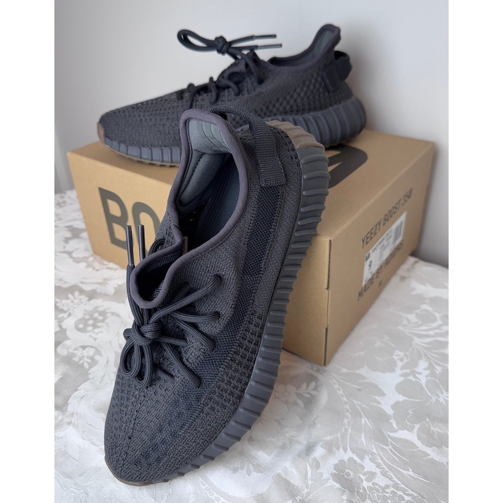Adidas Yeezy Boost 350 V2 Cinder Charcoal Black Gum FY2903 Mens 9